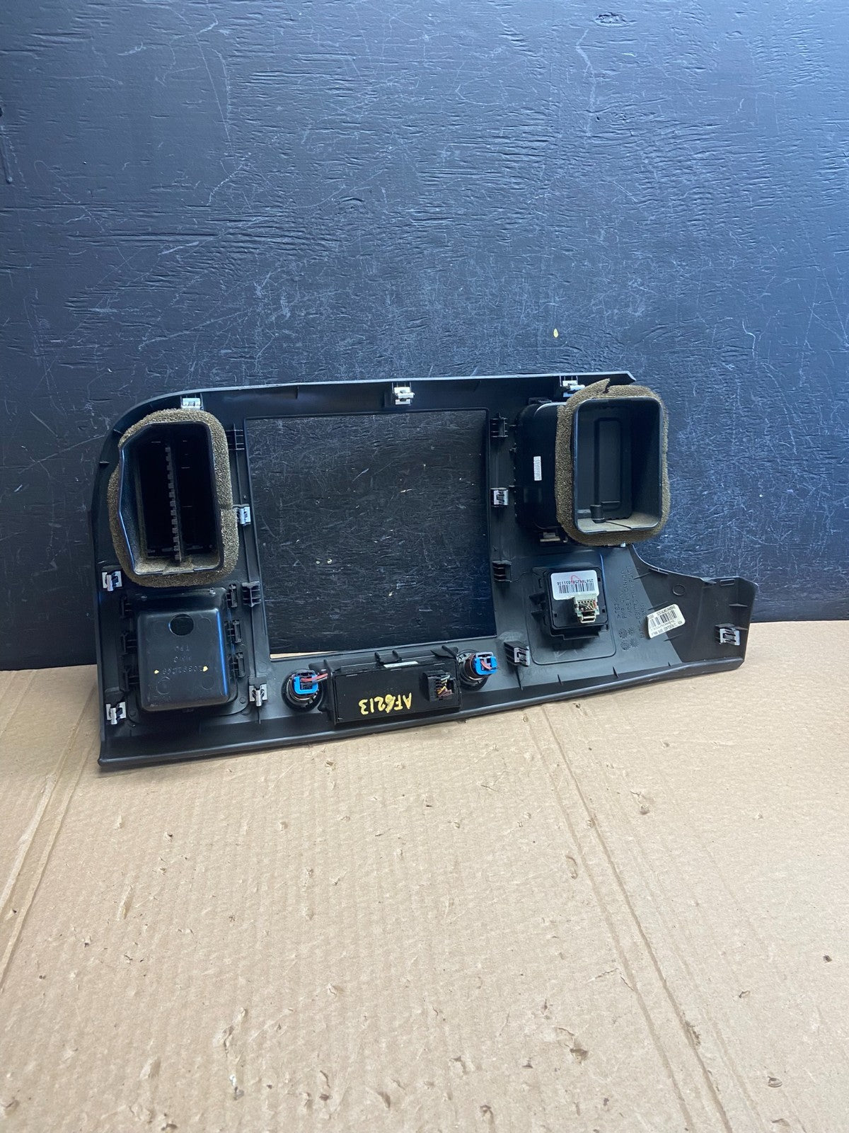 2007 to 2014 Silverado Sierra Center Console Radio Bezel Air Vents AF6213 DG4