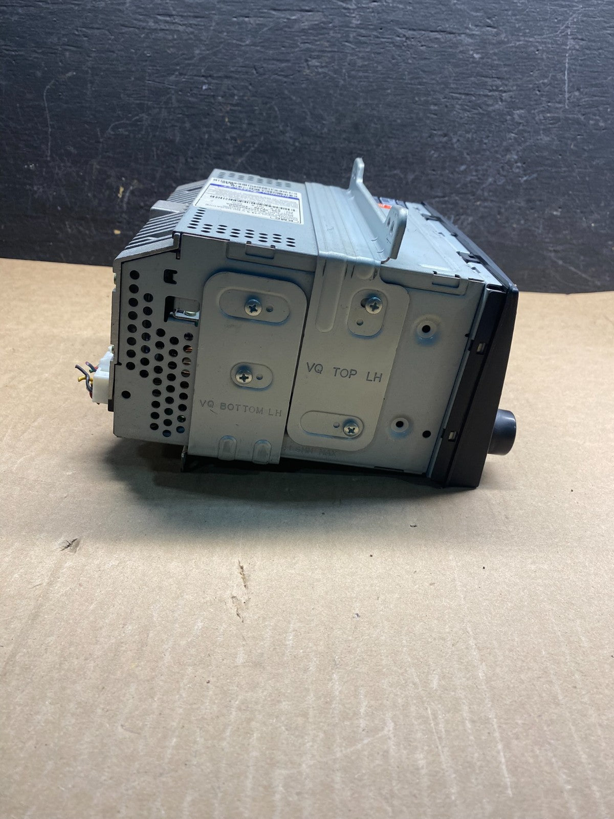 2006 - 2008 Kia Sedona Entourage Radio Stereo Receiver AM FM CD Player AE7882 DG2