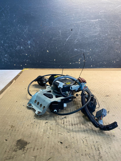2005 - 2010 Honda Odyssey Rear Right Sliding Door Lock Actuator Motor AA7745 DG1