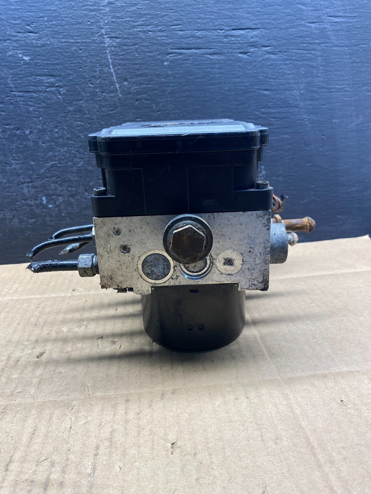 2012 to 2017 Chevrolet Equinox ABS Anti Lock Brake Pump 23130972 AD4858 DG2