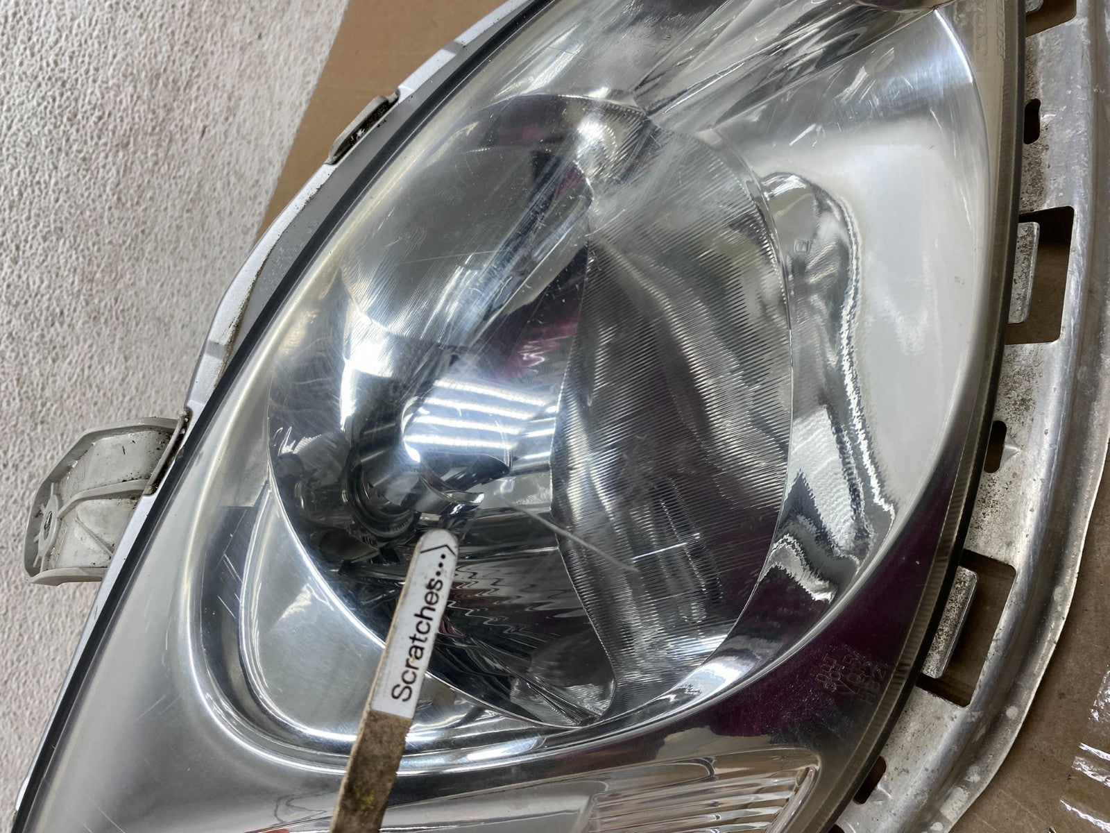 2000 - 2006 Honda Insight Right Passenger RH Halogen Headlight AE5018 DG3