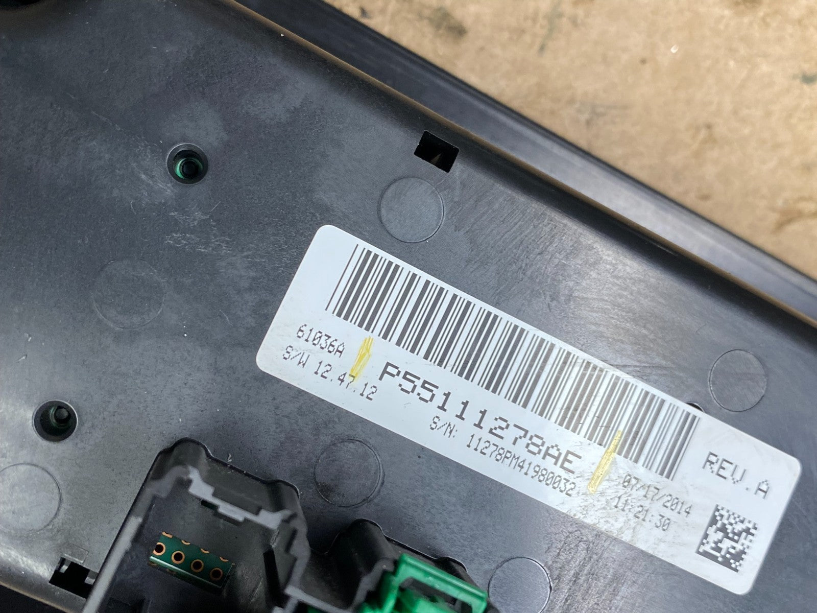 2011 to 2017 Jeep Compass Dash Climate Temperature Control Radio Bezel Z1906 DG6