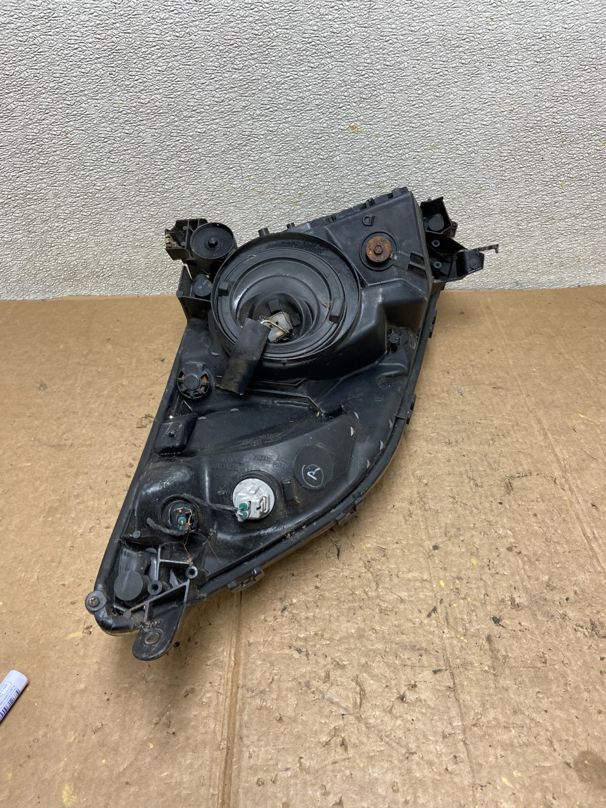 2004-2005 Toyota Prius Right Passenger RH Halogen Headlight AD1106 DW4