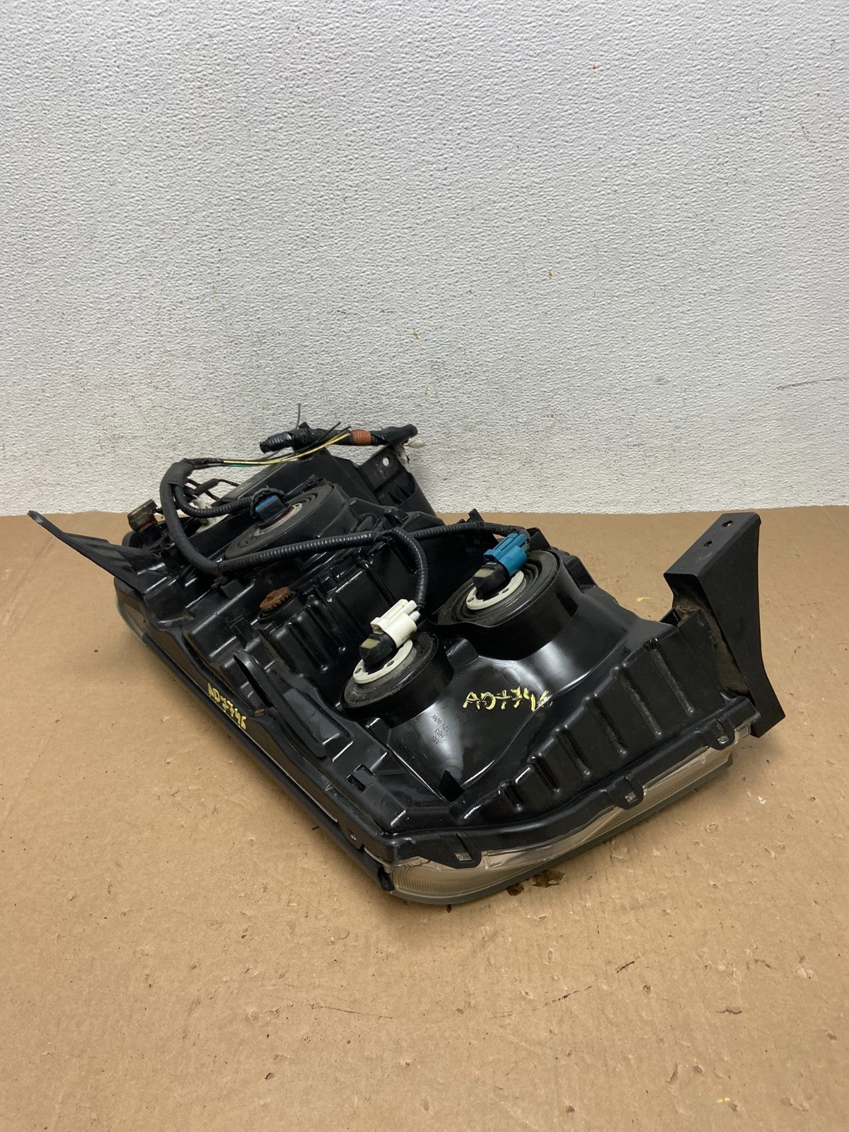 2009 2010 2011 Honda Pilot Right Passenger RH Halogen Headlight AD7746 DW5