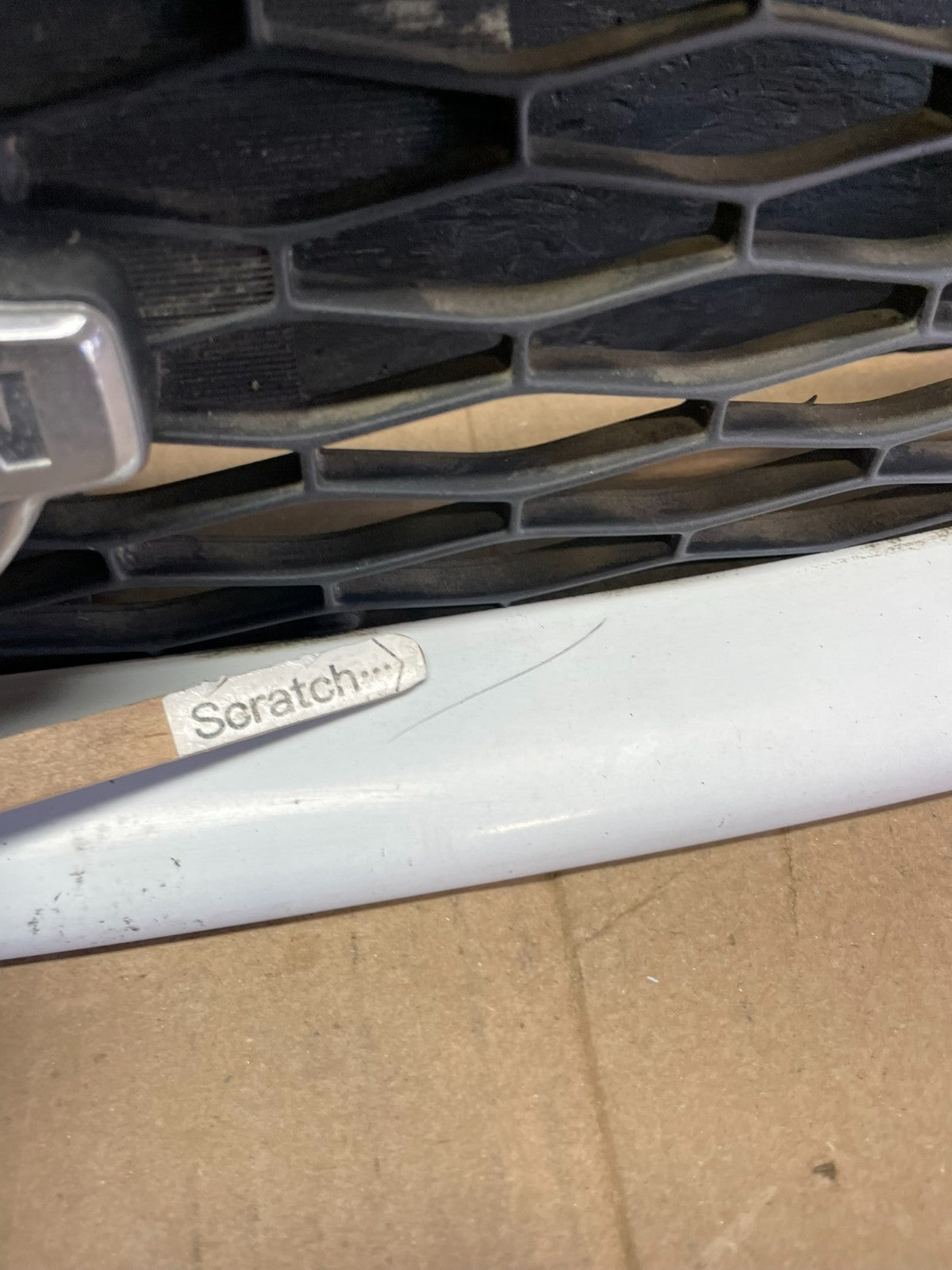 1998 to 1999 Nissan Sentra Front Grille Grill 623108B725 AB78674