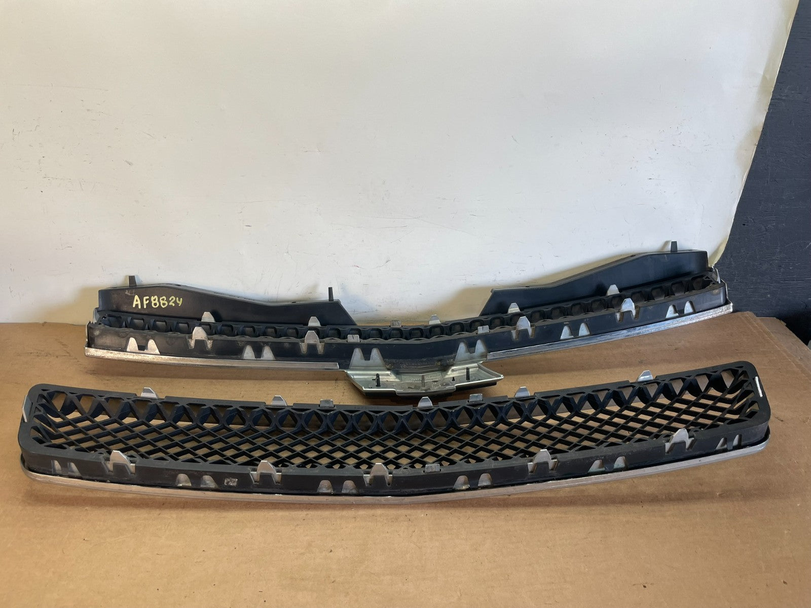2007 to 2014 Chevrolet Tahoe Suburban Lower Upper Grill Grille Set AF8824 DG3