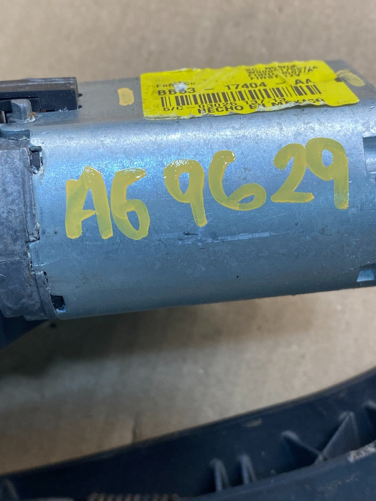 2011 to 2019 Ford Explorer Rear Windshield Wiper Motor AG9629 DG7