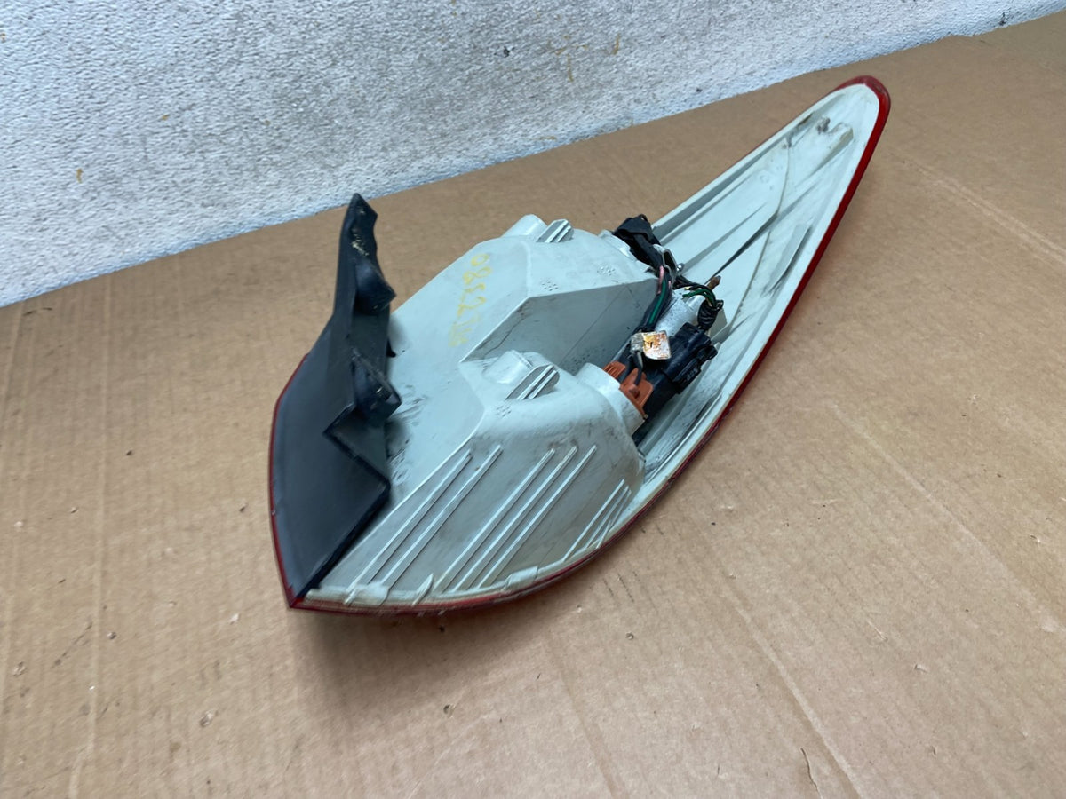 2010 to 2015 Hyundai Tucson Left Driver LH Tail Light AI8380 DW5