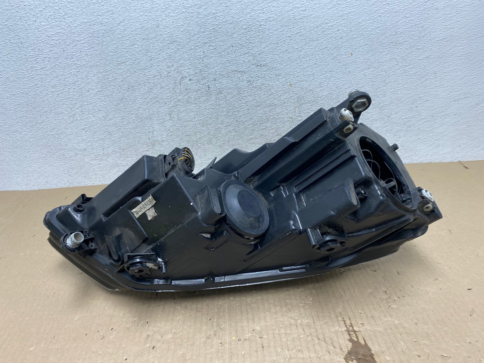2011 to 2014 Volkswagen Jetta Left Driver LH Headlight Halogen AE9683 LK6