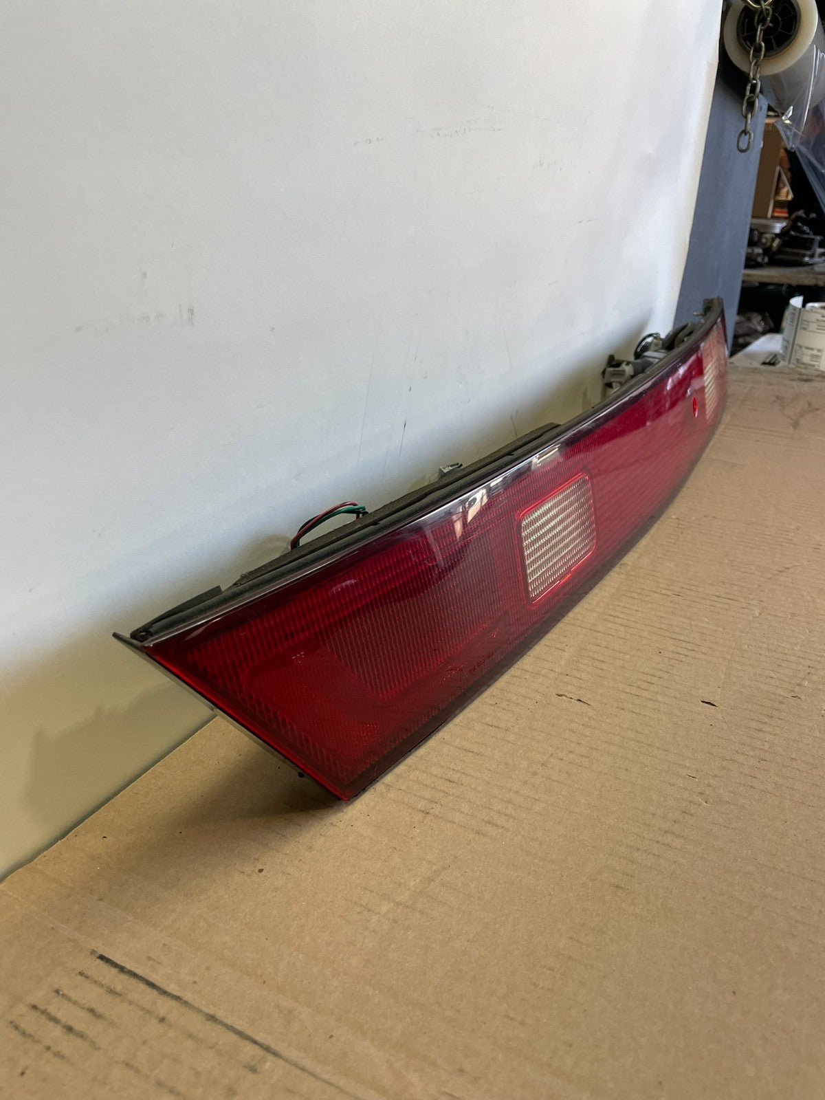 1998-2002 Honda Accord Coupe 2-Door Center Single Tail Light ah0469 DG2