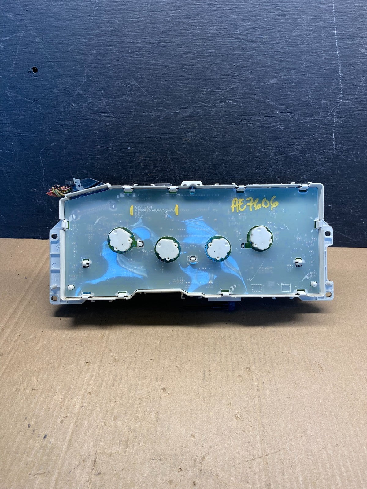 2009 to 2010 Mercury Marquis Speedometer Cluster Gauge ae7606 DG3