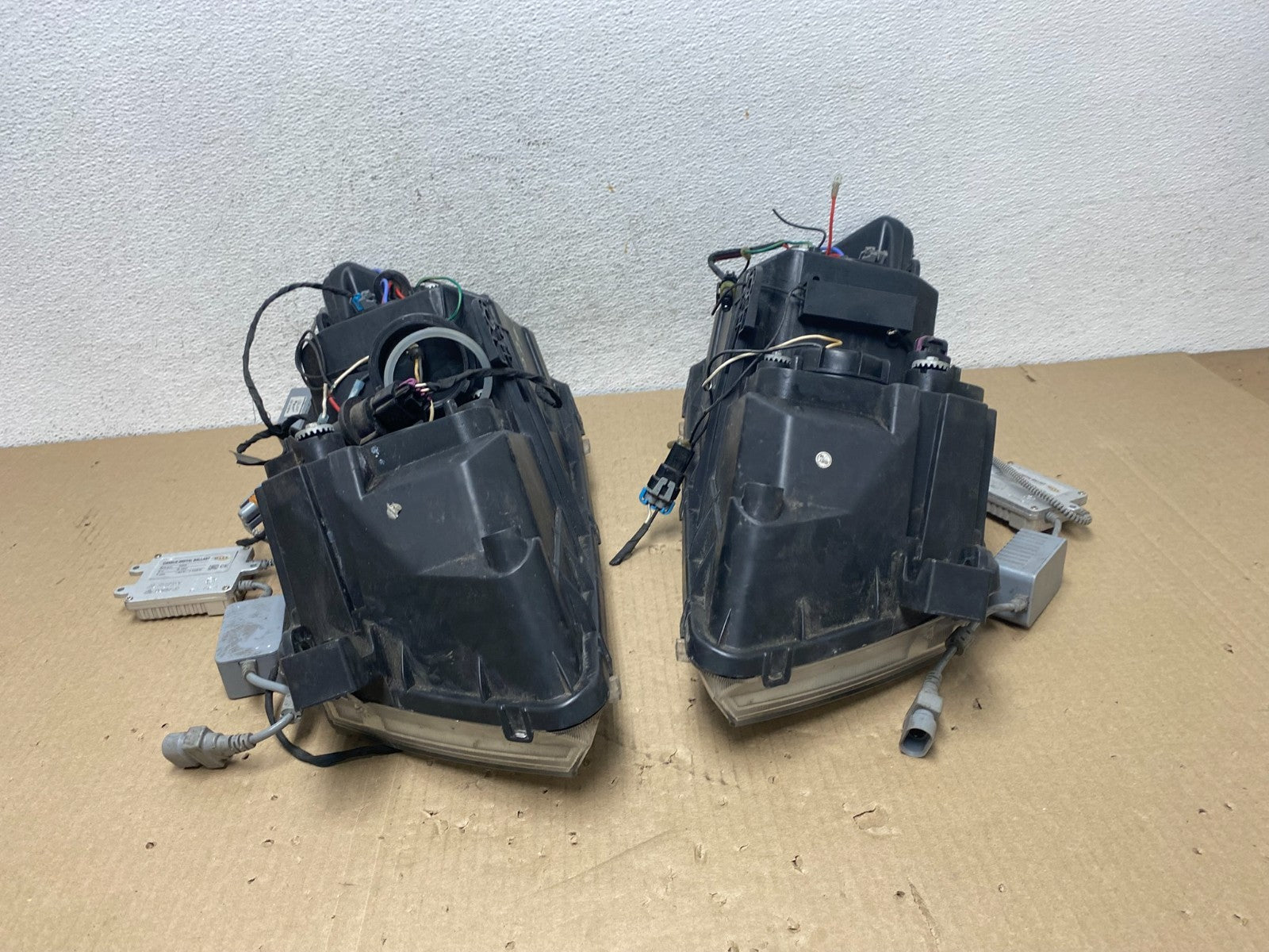 2009 to 2017 Dodge Journey Left+Right Set LED Headlights ae9579 DG10