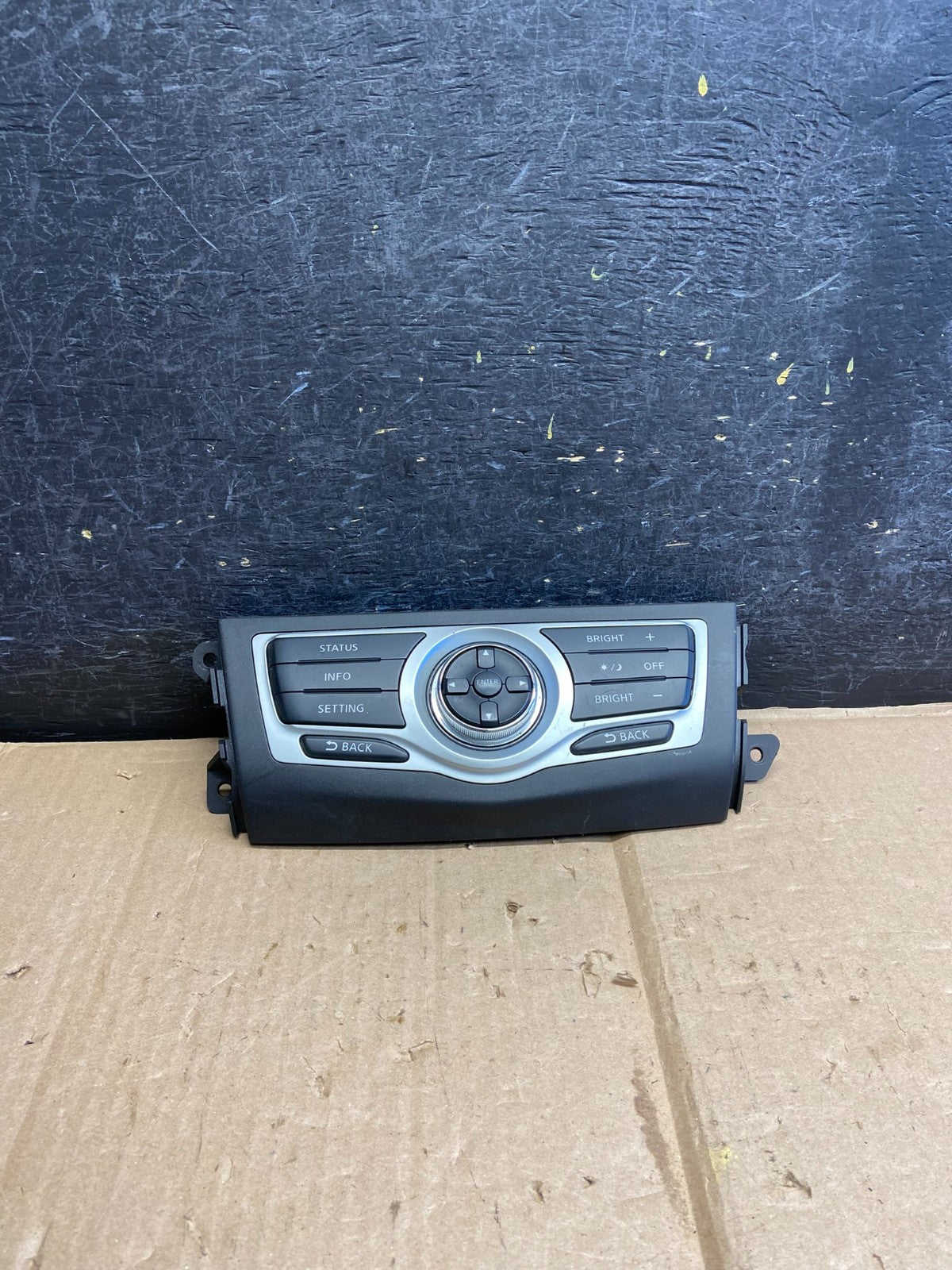 2009-2014 Nissan Murano AM FM Radio CD Control Panel AH5668 DG0
