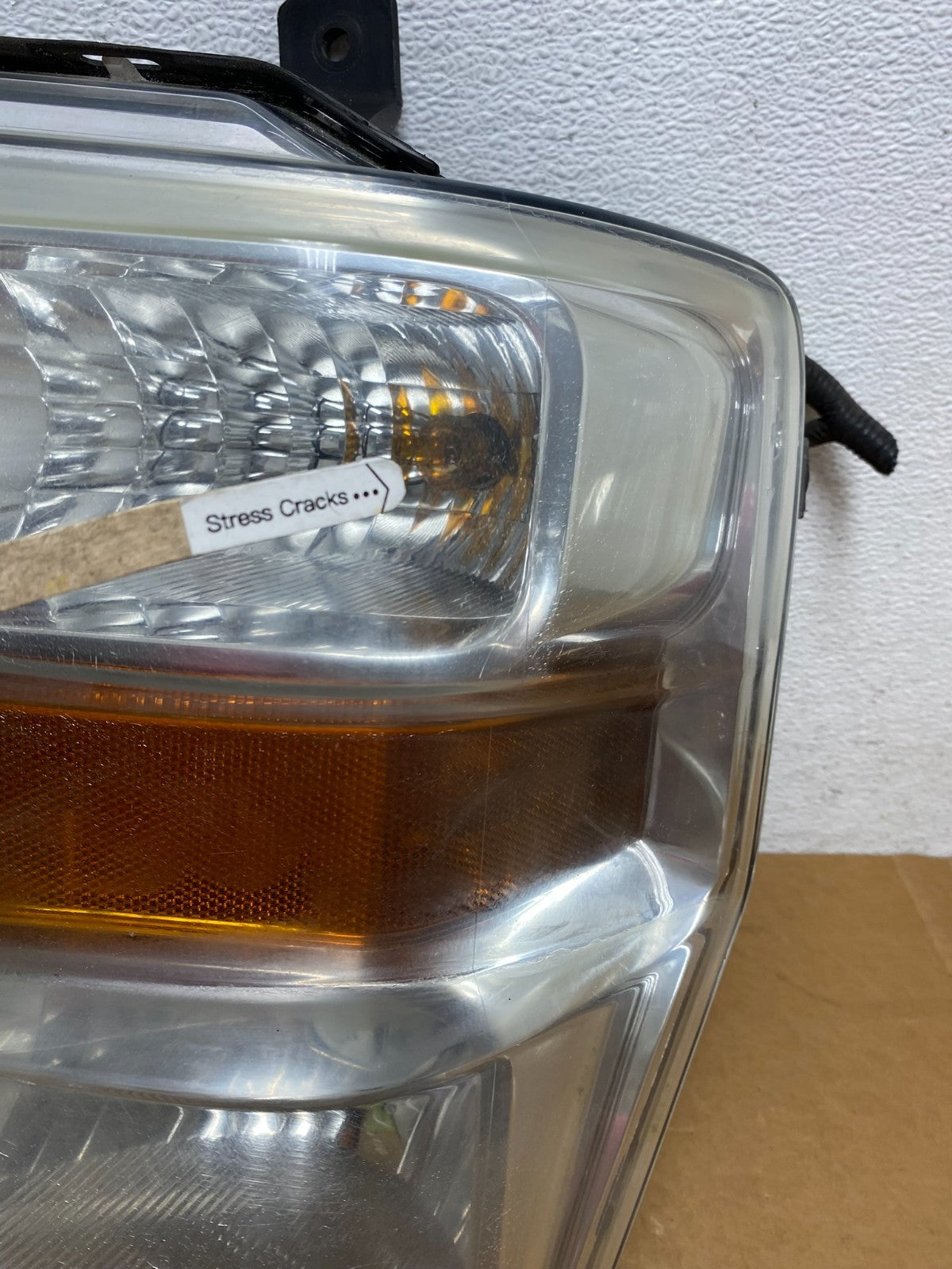 2008 to 2010 Ford F250 Super Duty Left Driver LH Side Headlight AD9329 DW4
