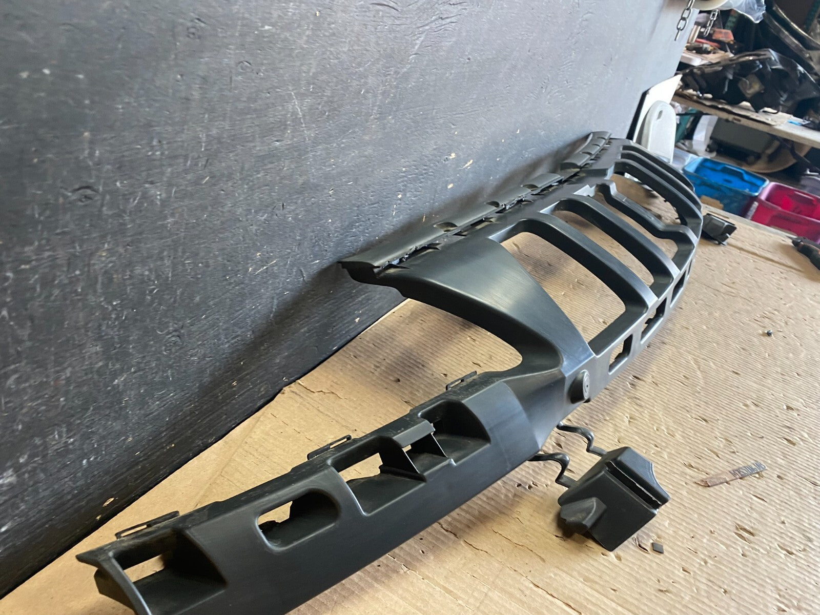 2008 to 2010 Porsche Cayenne Front Under Bumper Garnish 7L5853915 N8947 DG2