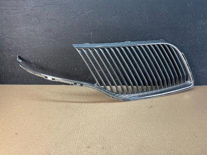 2013 to 2016 Lincoln MKT Right Passenger Side Grille Grill AF3694 DG0