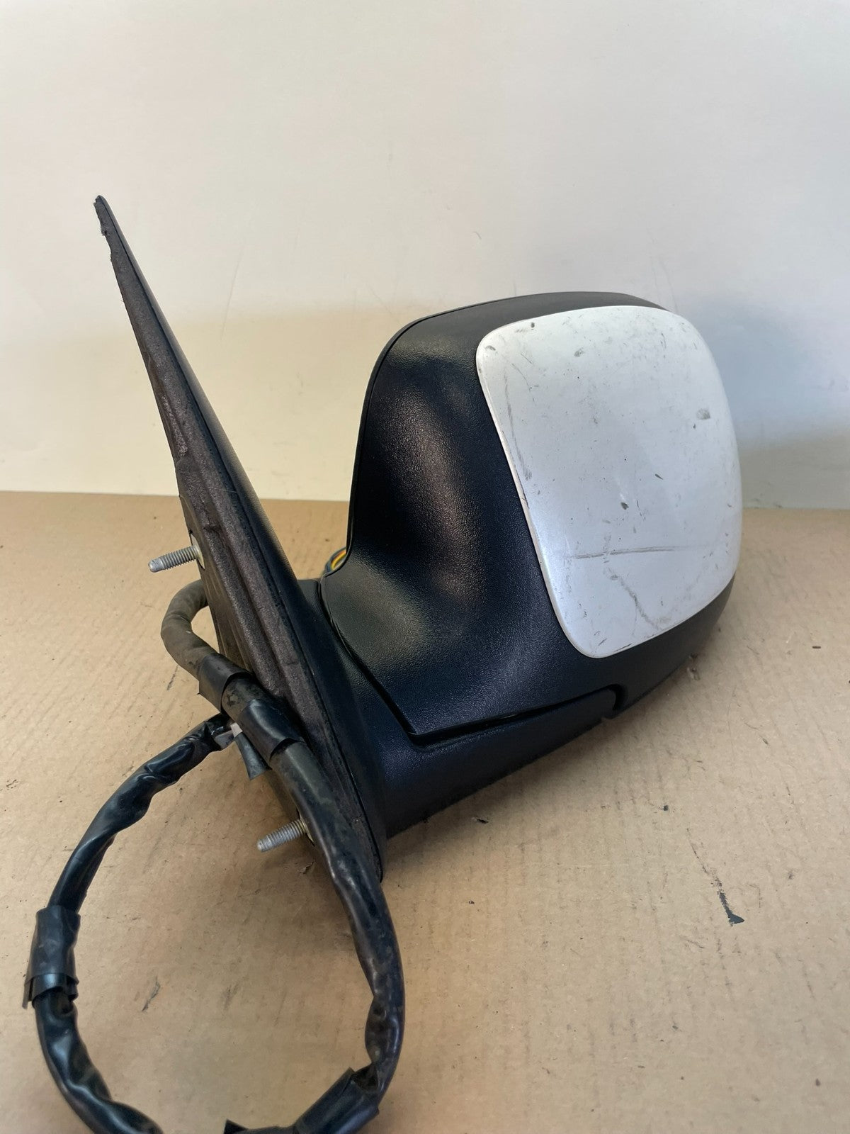 2003-2006 Cadillac Escalade Left Driver View Door Turn Signal Mirror AI4163 DG1