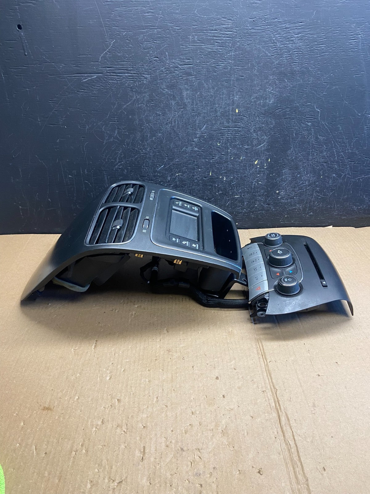 2011-2019 Dodge Journey Radio Display Screen Bezel Climate Trim Vents AE4440 DG1