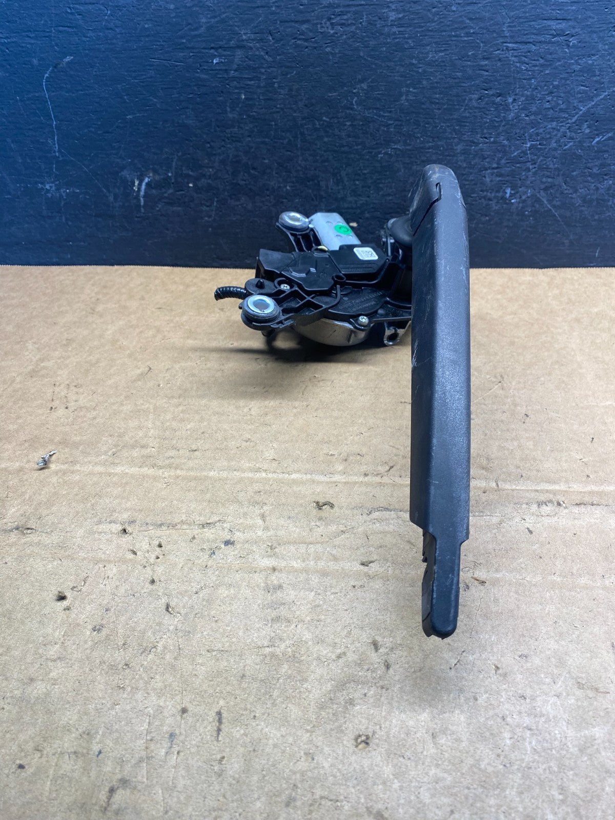 2013-2016 Nissan Pathfinder Back Door Rear Wiper Motor Wiper Blade AD7417 DG2
