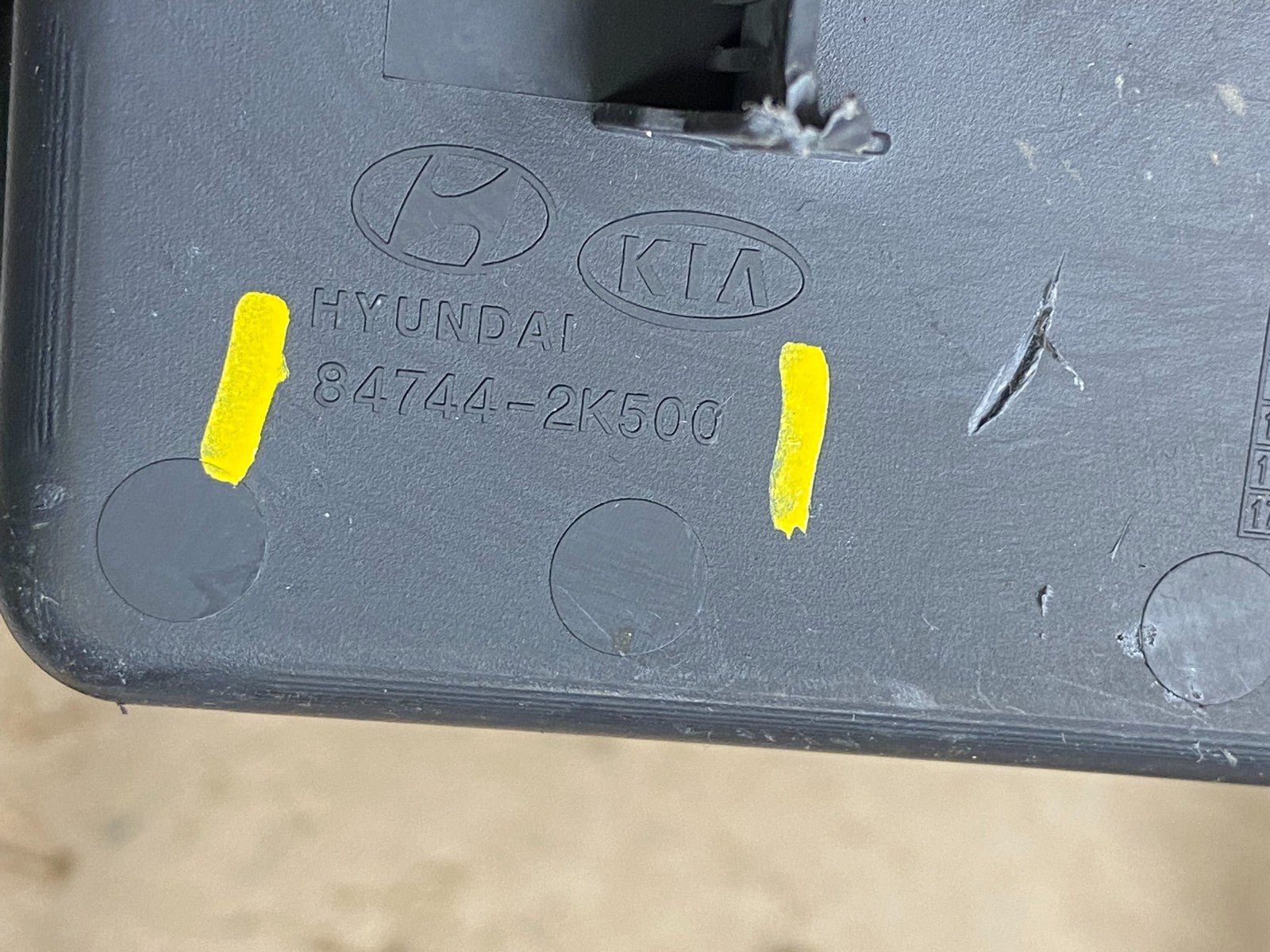 2010 2011 Kia Soul Lower Center Dash Storage Radio Trim Bezel U4734 DG5
