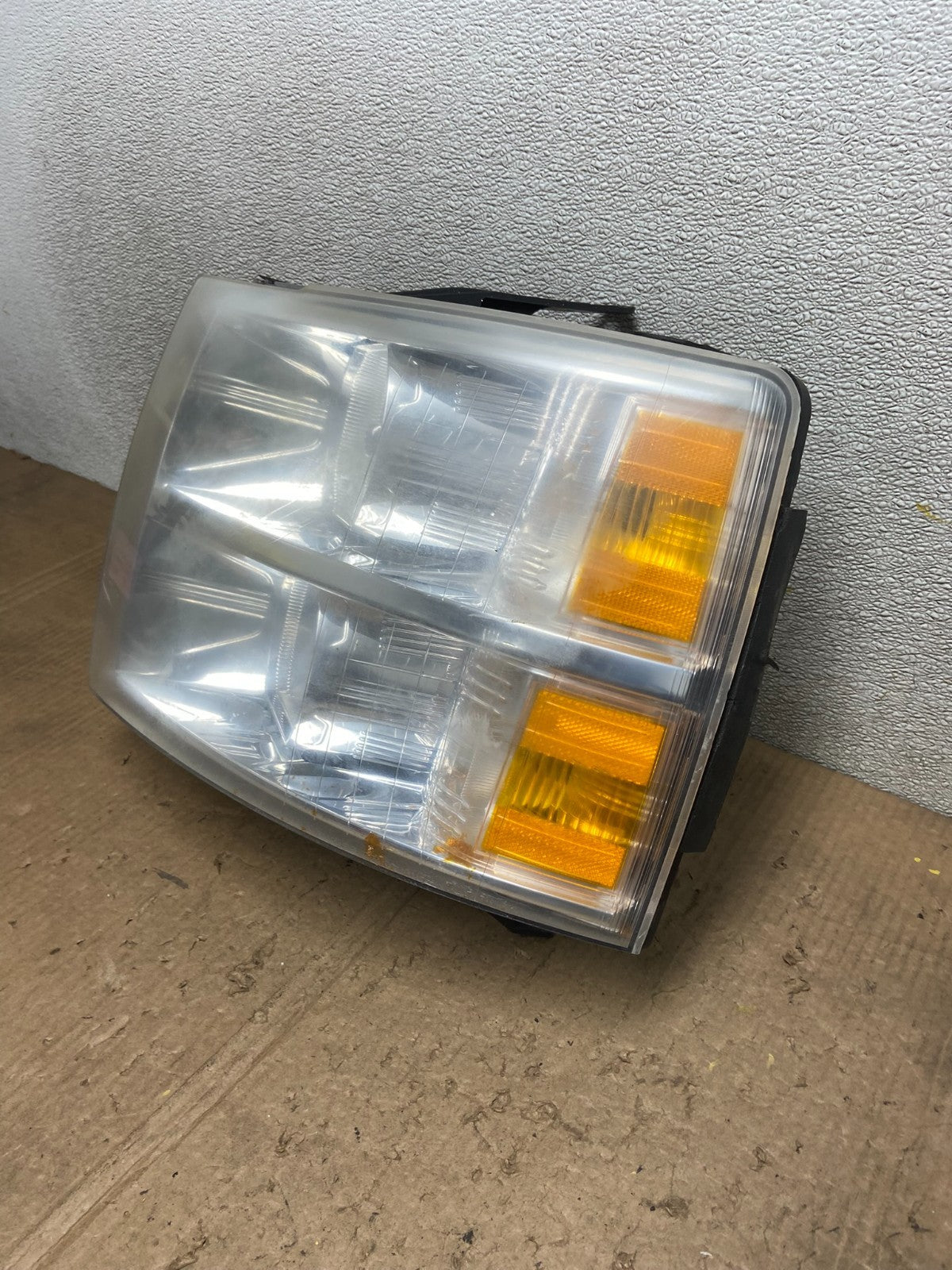 2007 to 2014 Chevrolet Silverado Left Driver Lh Side Headlight Oem AA7124 DW1