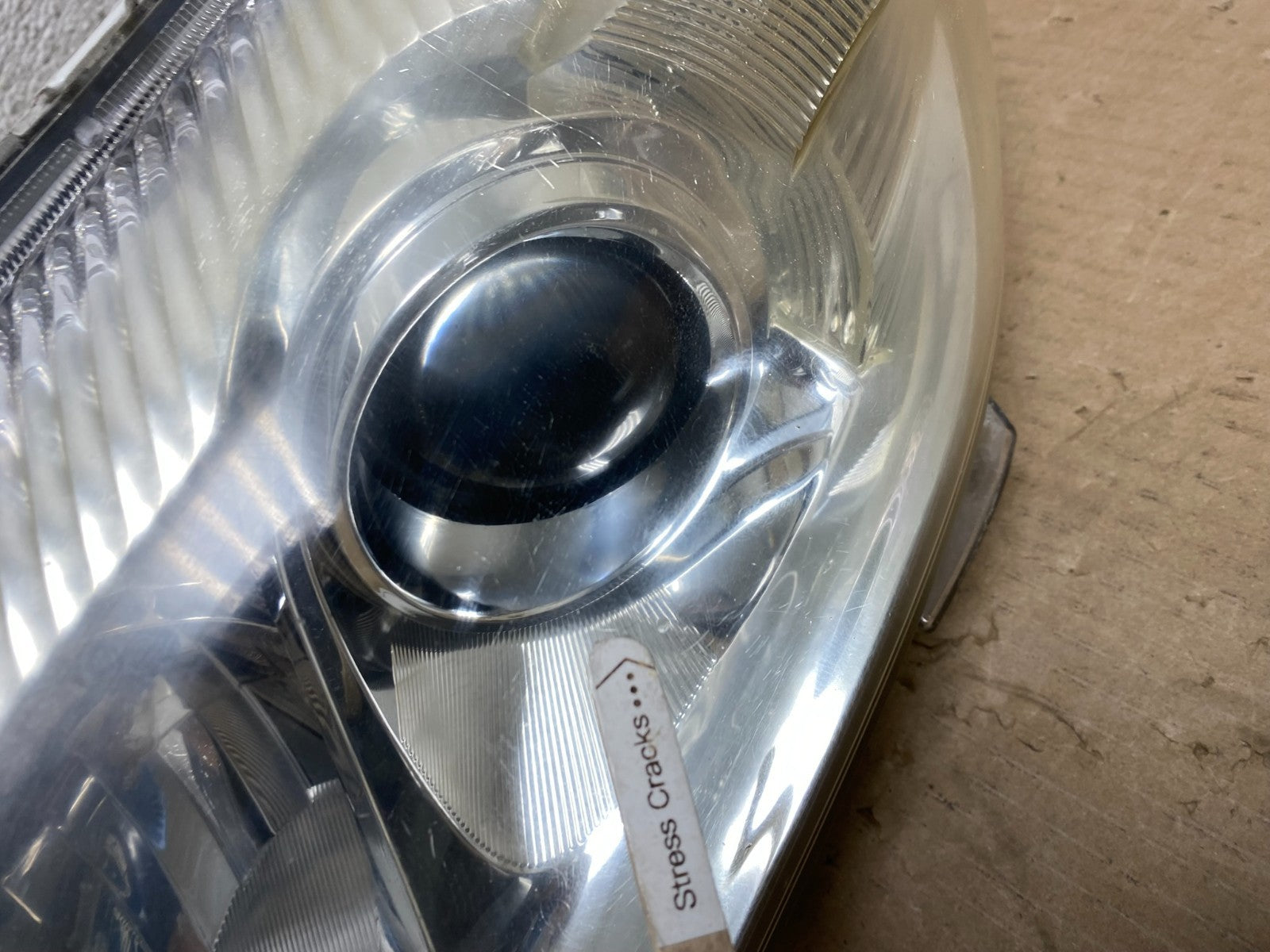 2010 - 2011 Toyota Camry Left Driver LH Halogen Headlight AG5921 DW4