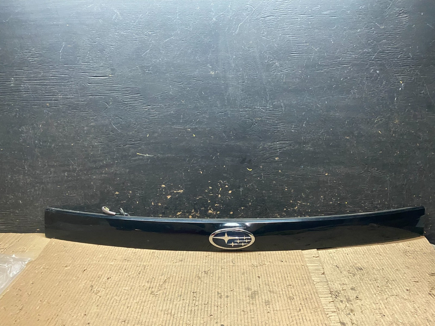 2009 - 2013 Subaru Forester  Liftgate Tailgate Trunk Trim Molding W6106 DG0