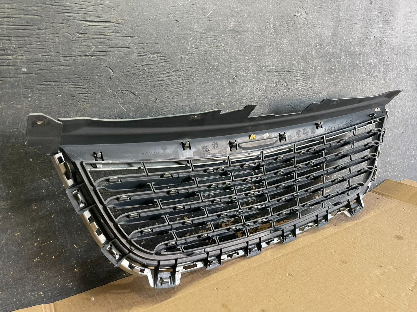 2011 to 2016 Chrysler Town & Country Front Upper Grill Grille Oem AB3026 DG5