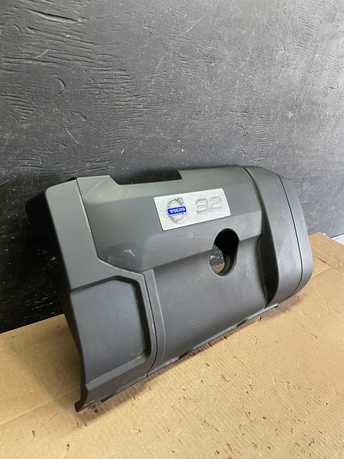 2007 to 2014 Volvo XC90 OEM 3.2L Upper Top Engine Motor Dust Cover Oem aa6132 DG1