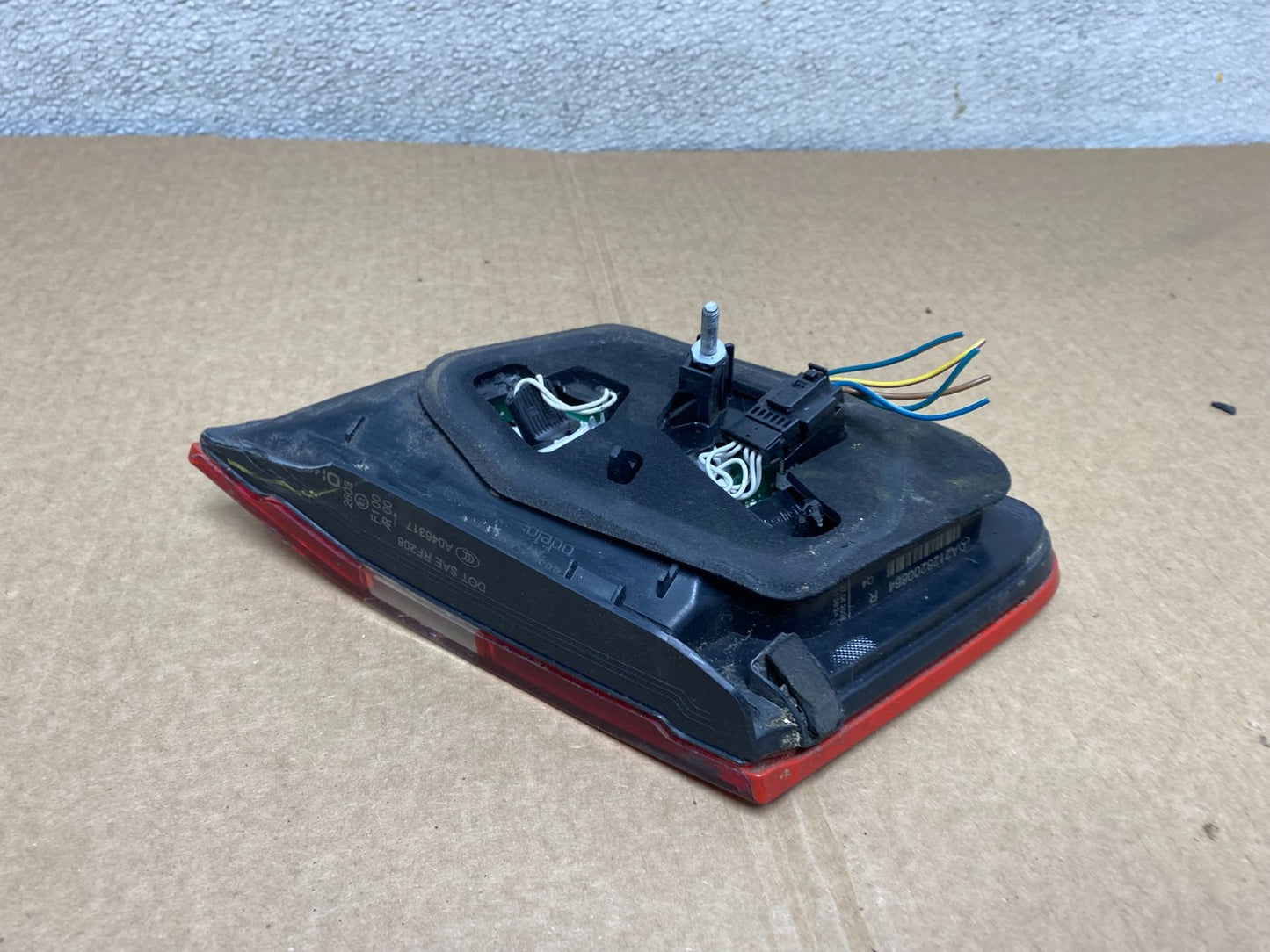 2010 to 2013 Mercedes E-Class Coupe Right Passenger Inner Tail Light V0933 DW9