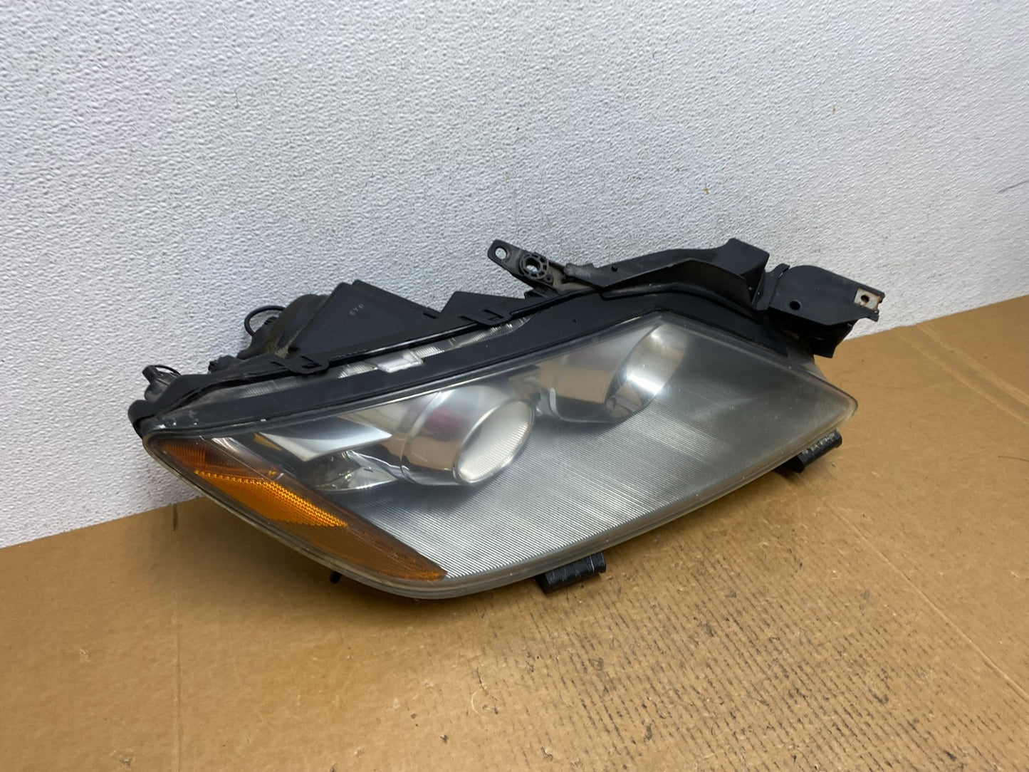 Halogen 2007 to 2009 Mazda CX-7 Right Passenger RH Side Headlight AE0459 DW2