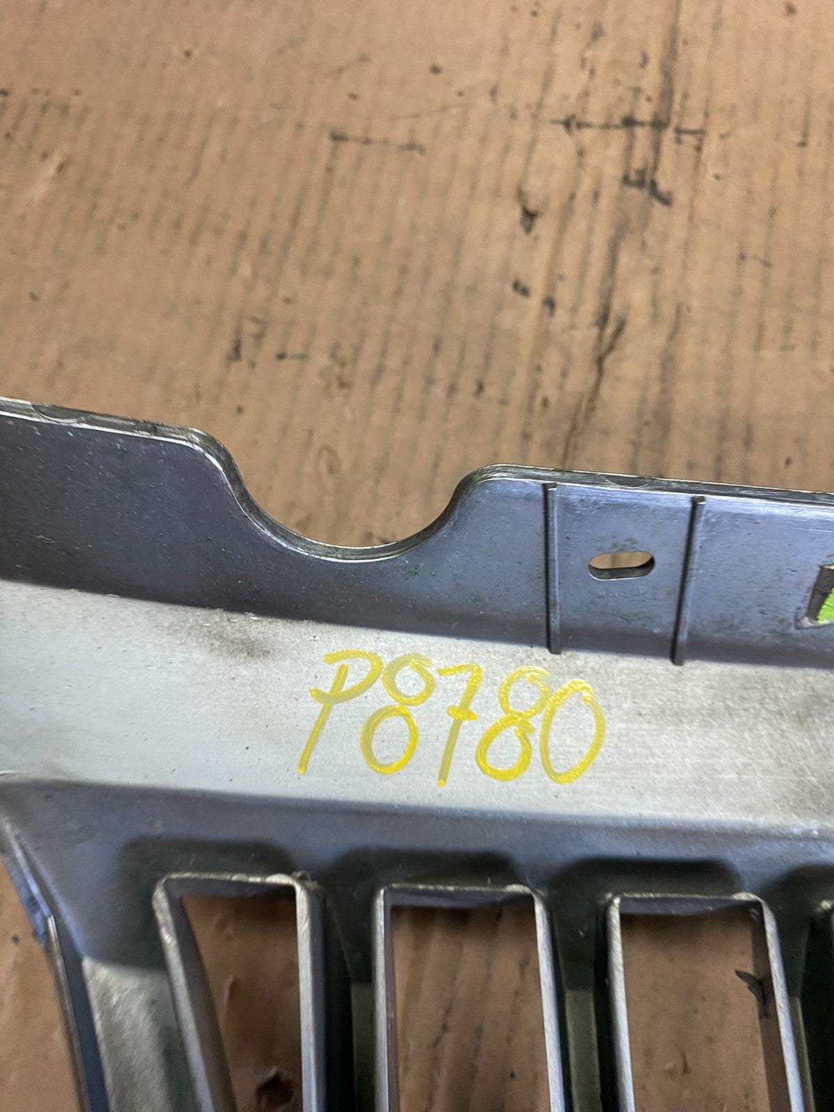 2002 to 2005 Mercury Mountaineer Front Upper Grill Grille P8780 DG11
