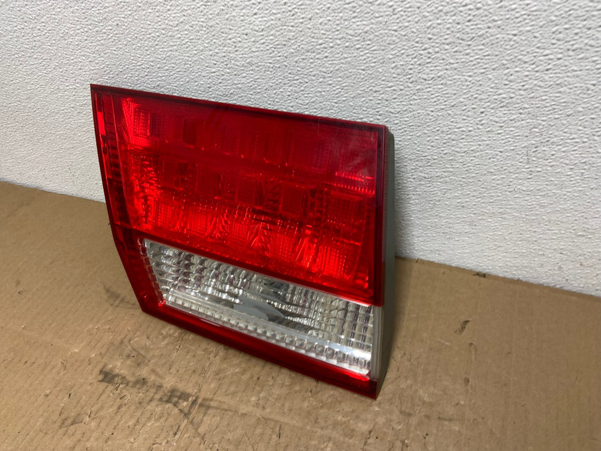 2005 2006 2007 Honda Odyssey Inner Left Driver Lh Tail Light AB8356 LK1