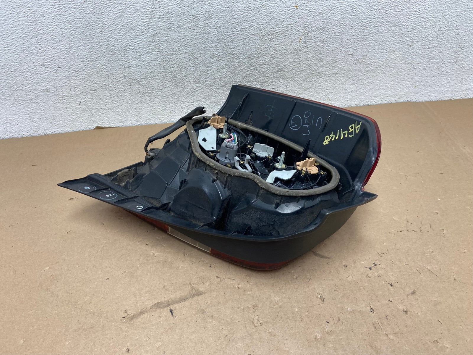 2004-2007 Toyota Highlander Right Passenger RH Side Tail Light AG4148 LK4