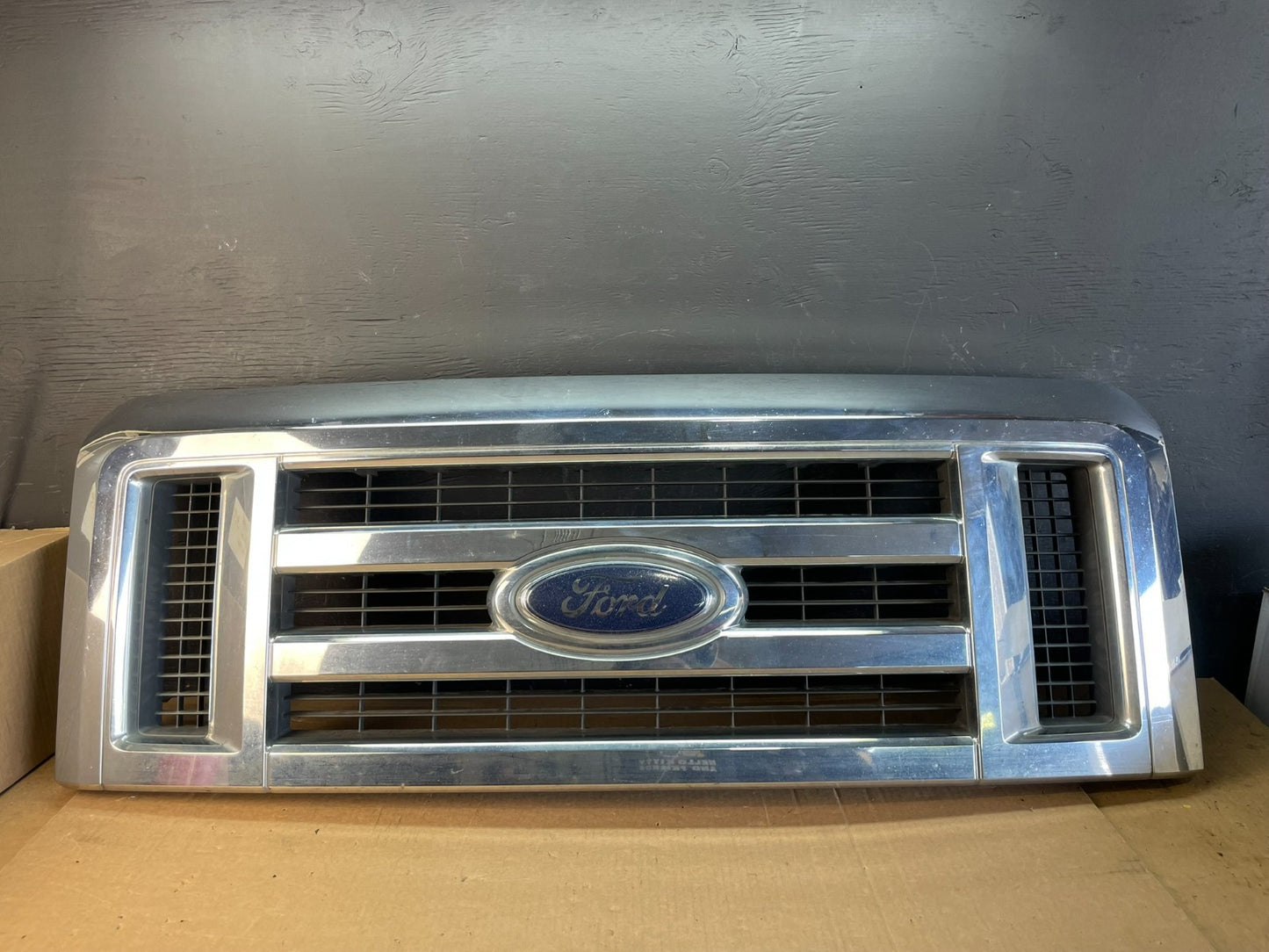 2008 to 2014 Ford Econoline E150 E250 Front Upper Chrome Grill Grille ad0272 DG0