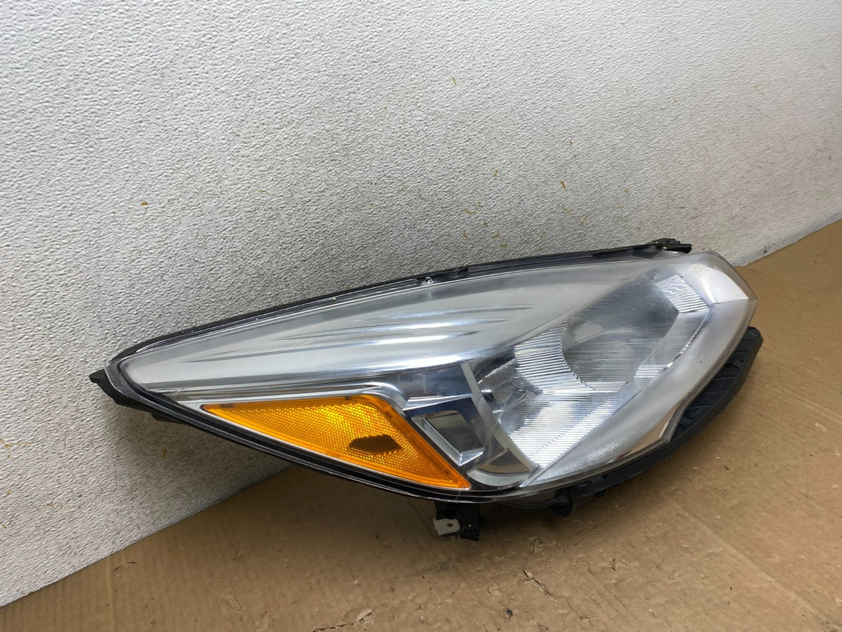 2013 - 2016 Ford Escape Headlight Right Passenger RH Side Halogen AI9114 DW2