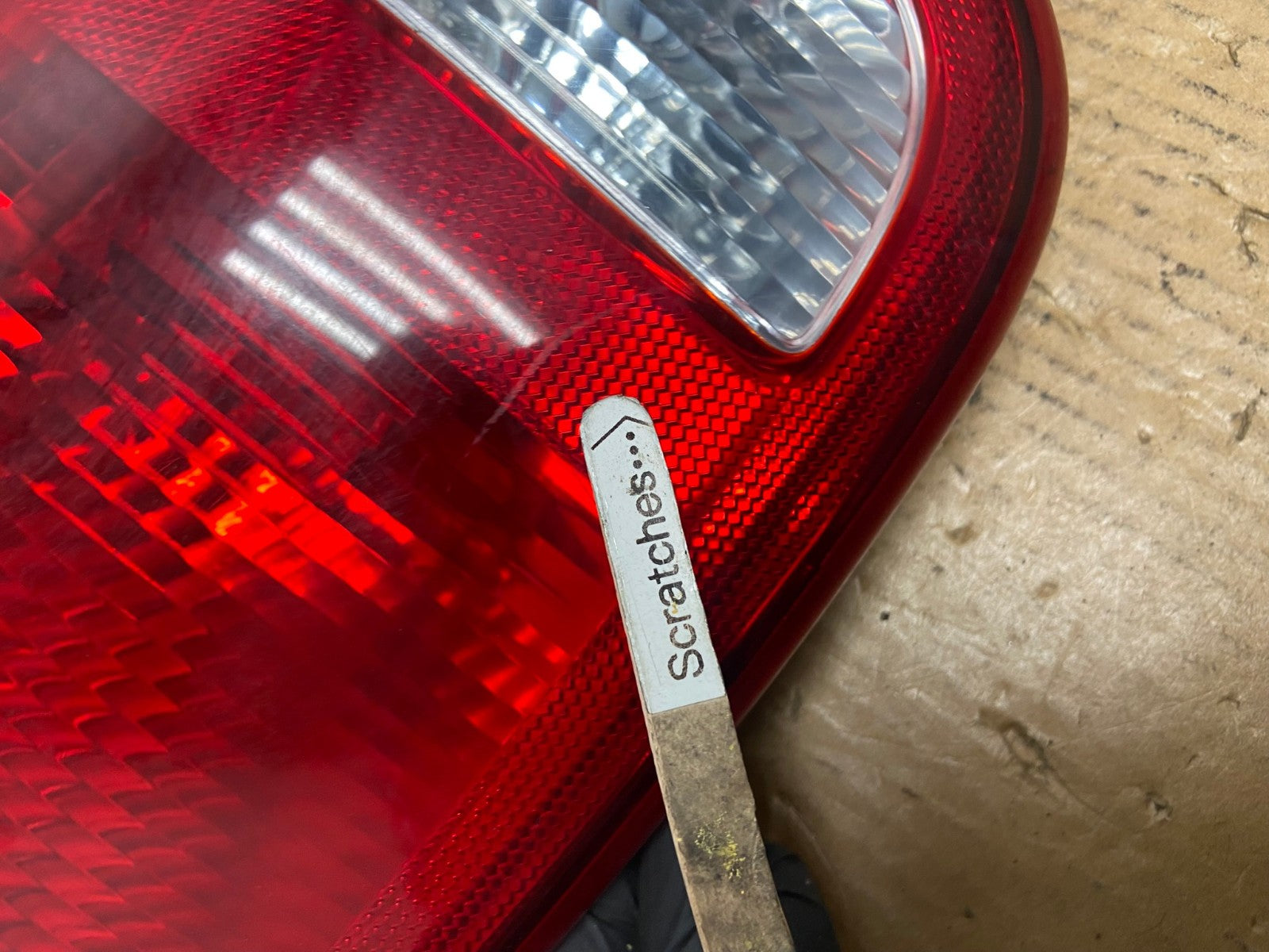 2004 to 2007 Dodge Grand Caravan Left Driver Lh Tail Light AE2619 LK3