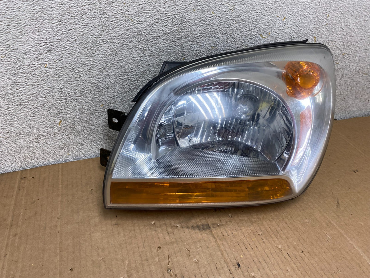 2005 to 2006 Kia Sportage Left Driver LH Halogen Headlight DEPO AI8753 DW2