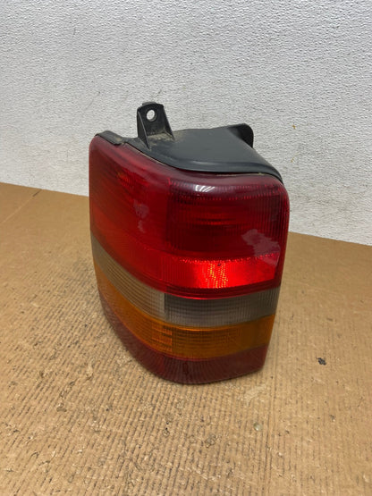 1993-1998 Jeep Grand Cherokee ZJ Left Driver Side Tail Light AE2735 LK0
