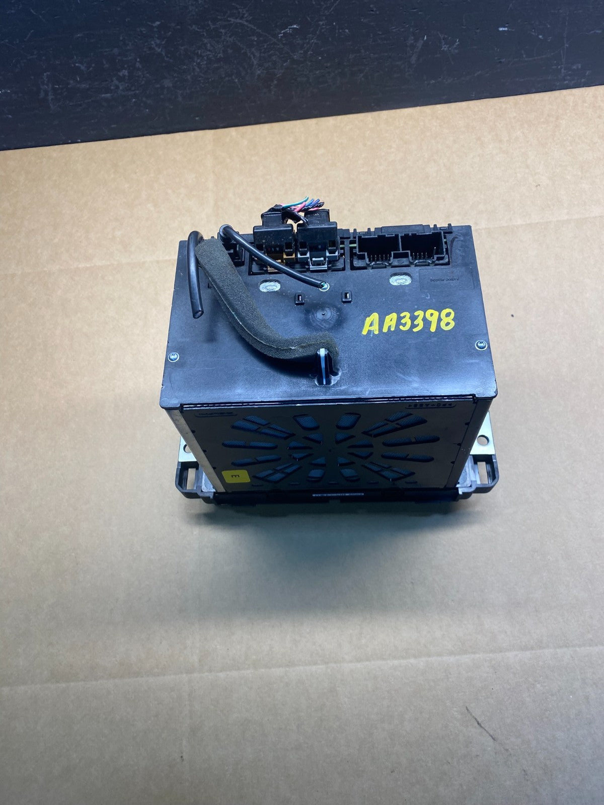 2013 2014 GMC Acadia Radio Display Screen AM/FM AUX OEM AC2720 DG5