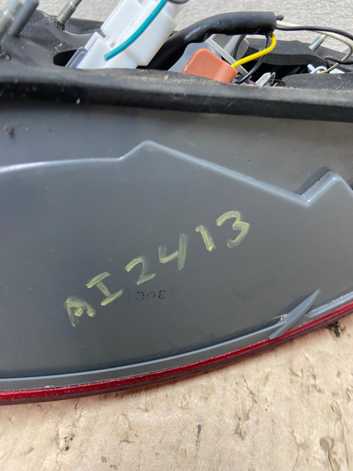 2009 to 2010 Hyundai Sonata Left Driver Lh Side Tail Light AI2413 LK6