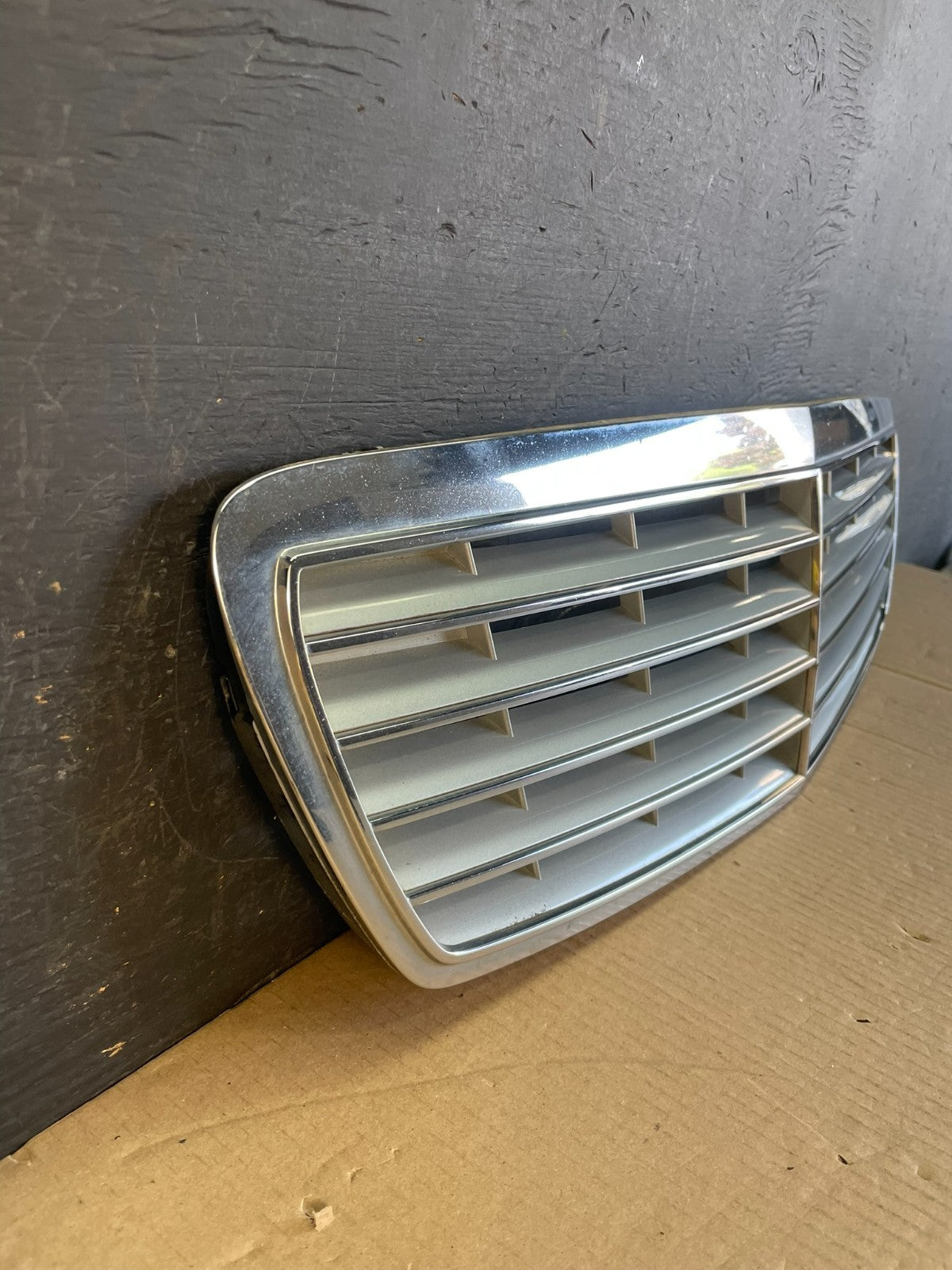 2003 to 2006 Mercedes Benz E-Class Front Upper Grill Grille AE3703 DG2