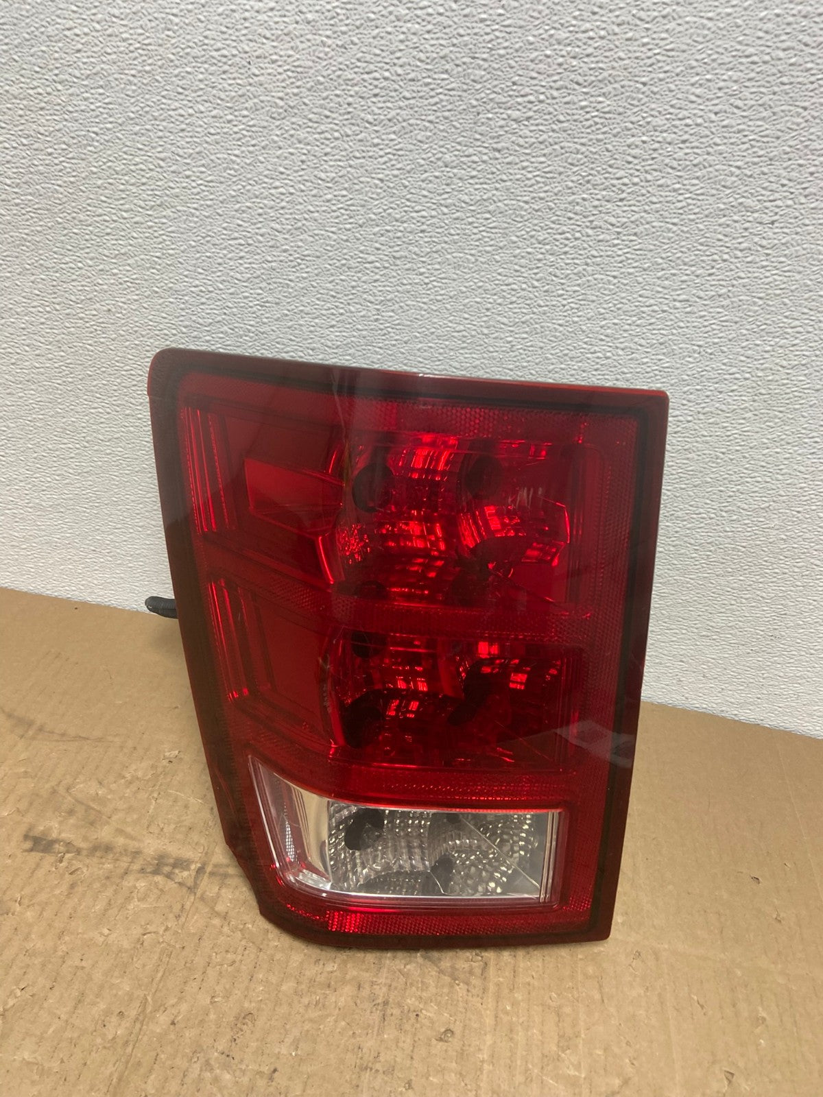 2005 to 2006 Jeep Grand Cherokee Left Driver Side Lh Tail Light AB8315 LK0