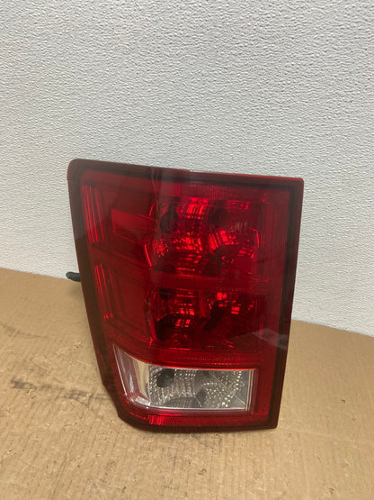 2005 to 2006 Jeep Grand Cherokee Left Driver Side Lh Tail Light AB8315 LK0