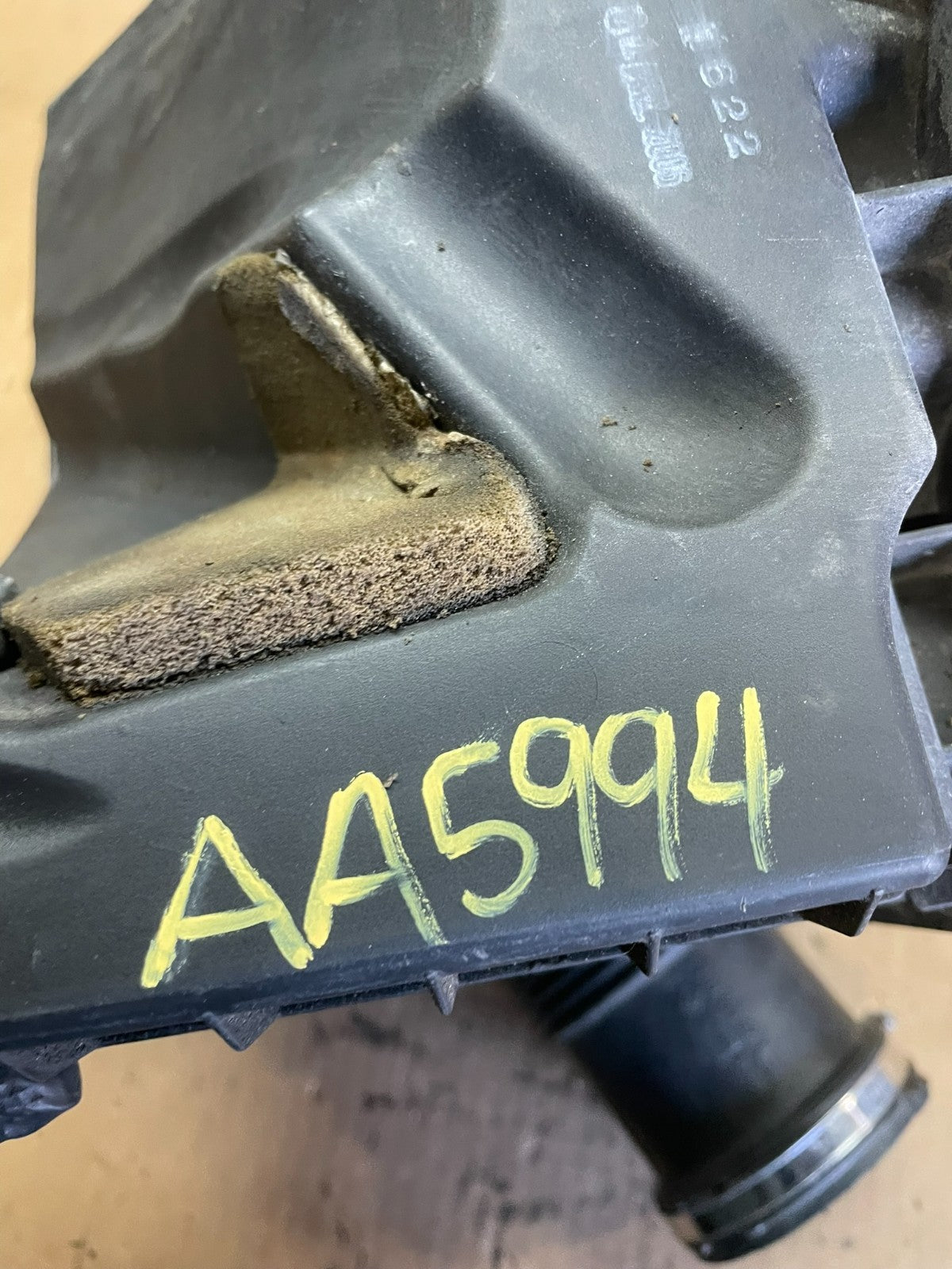 2002 to 2008 BMW 7 E65 E66 750Li 750i Right Air Cleaner Intake Box AA5994 DG7