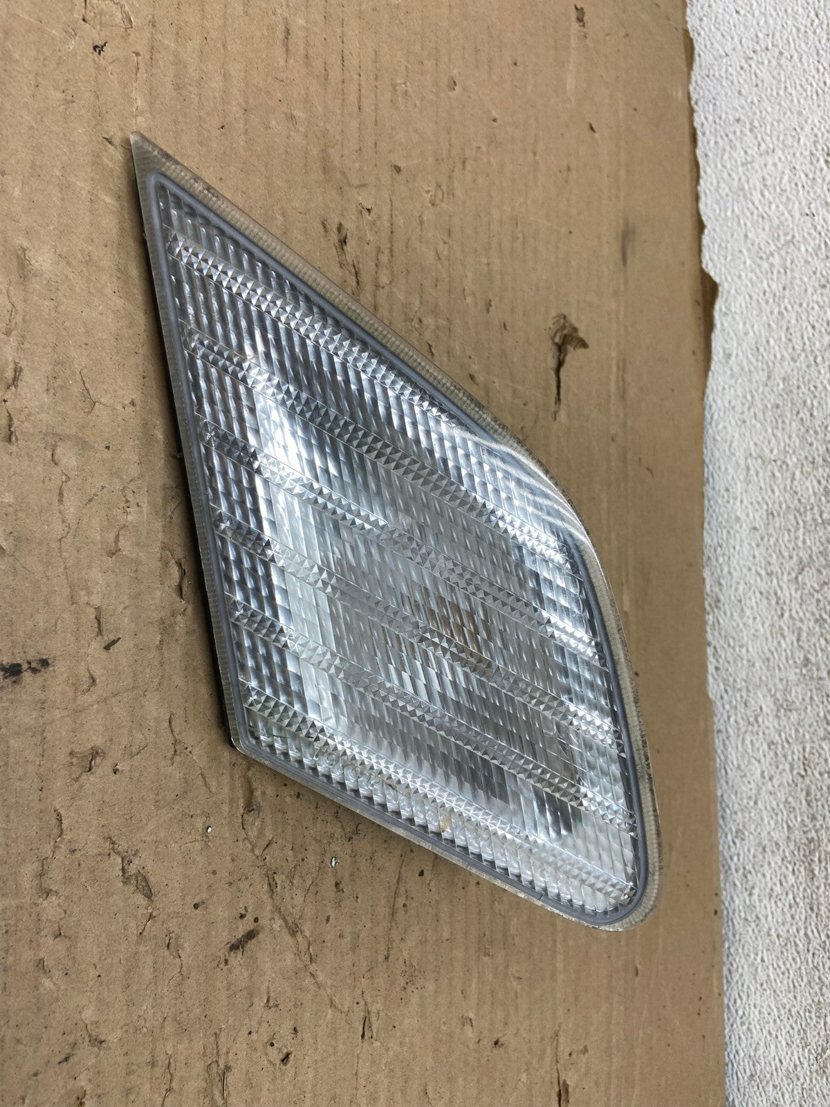2000 2001 2002 Toyota Avalon Left Driver Lh Side Inner Tail Light AG8290 LK0