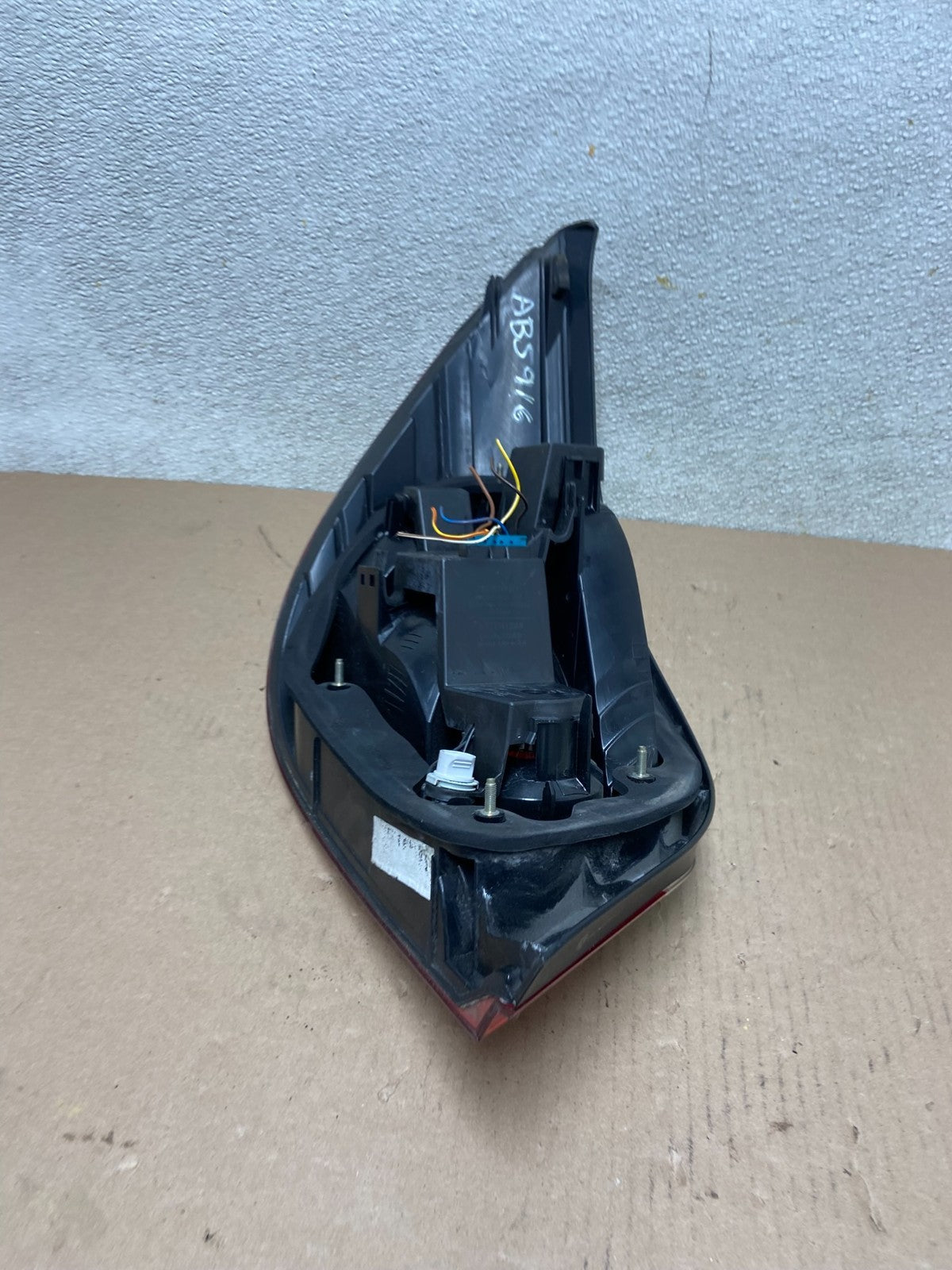 2004 - 2007 BMW 5 Series E60 Right Passenger RH Side Tail Light OEM AB5916 LK5