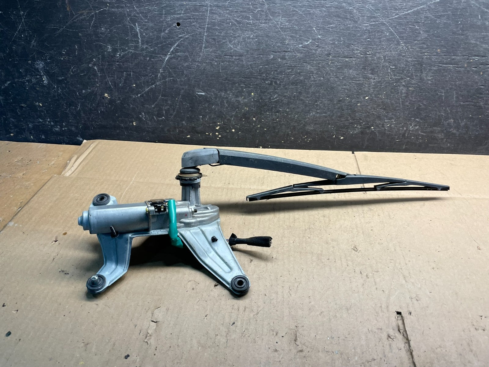 2007 - 2010 Hyundai Santa Fe Rear Glass Windshield Wiper Motor V9076 DG1