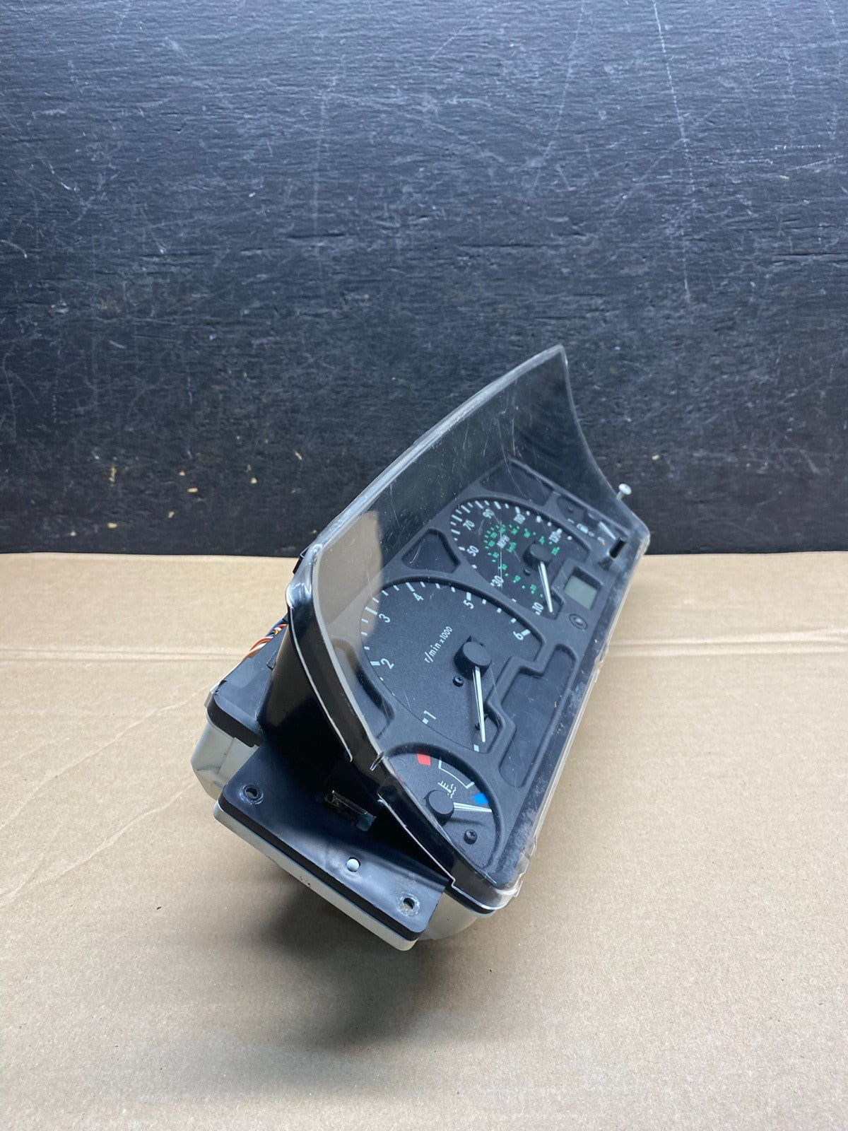 1999 to 2002 Land Rover Discovery Speedometer Cluster Gauge ah9816 DG1
