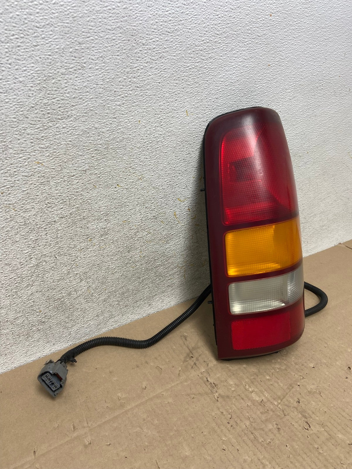 1999-2002 Chevrolet Silverado 1500 Left Driver Lh Side Tail light AI2234 LK2